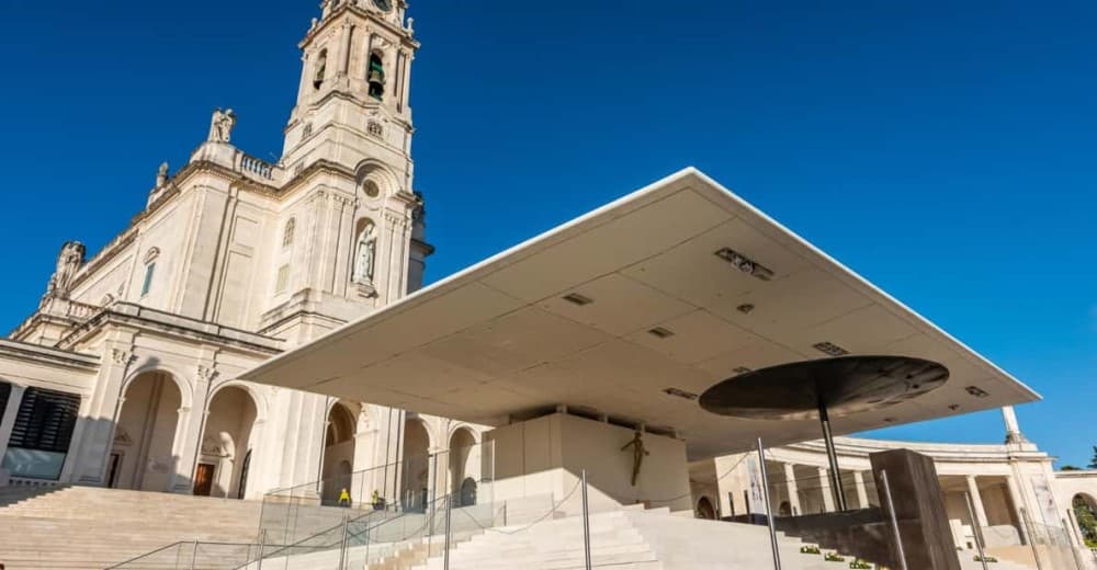 From Lisbon: Obidos, Nazaré and Fátima | ®ExcursionMania - Image 1
