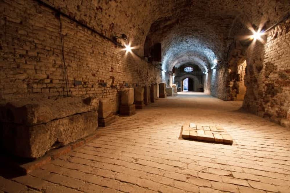 Belgrade: Underground Tour with Riverside Sparkling Wine | ®ExcursionMania - Image 4