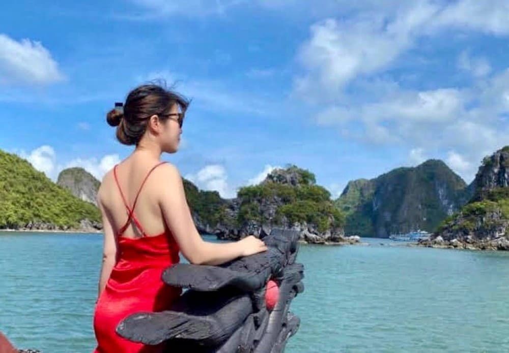 Halong Join-in 4 Hours Cruising Cave visit, Kayak and Seafood Lunch | ®ExcursionMania - Image 2