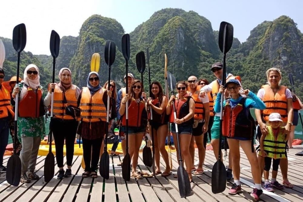 Halong Join-in 4 Hours Cruising Cave visit, Kayak and Seafood Lunch | ®ExcursionMania - Image 10