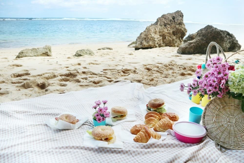 Lisbon: Beach Brunch Picnic with Set-Up and Transfers | ®ExcursionMania - Image 6