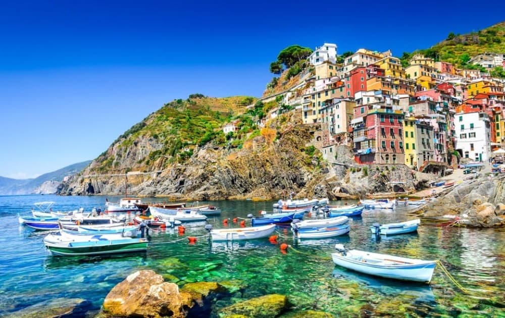 From Milan: Cinque Terre Day Trip with Boat Tour | ®ExcursionMania - Image 4