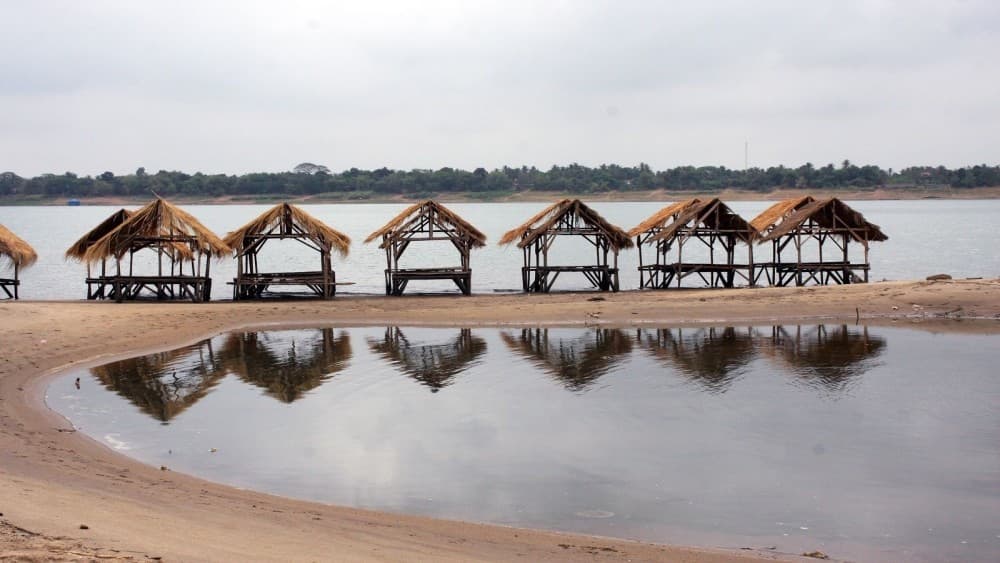 Phnom Penh: Silk Island Tour by Vespa | ®ExcursionMania - Image 1