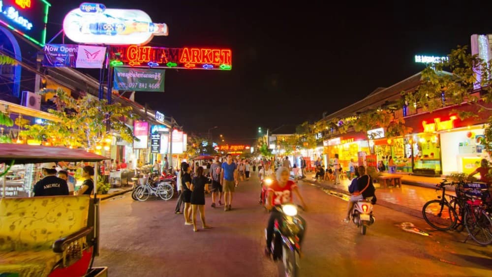 Siem Reap: Evening Foodie Vespa Tour | ®ExcursionMania - Image 2