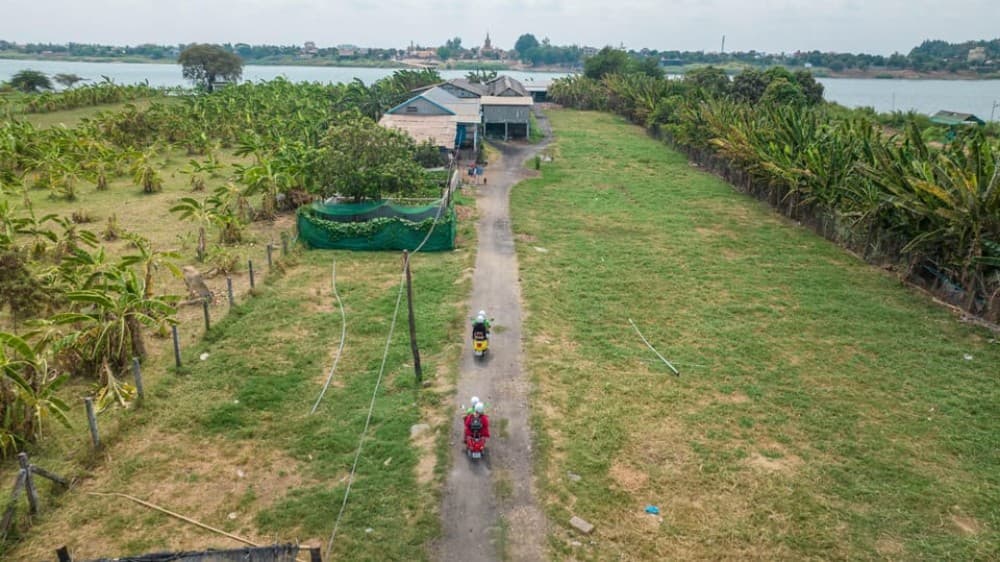 Phnom Penh Silk Island Sunset Haft Day Vespa Tour | ®ExcursionMania - Image 11