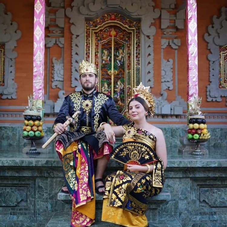 Ubud: Balinese Costume Photoshoot with Make Up | ®ExcursionMania - Image 2