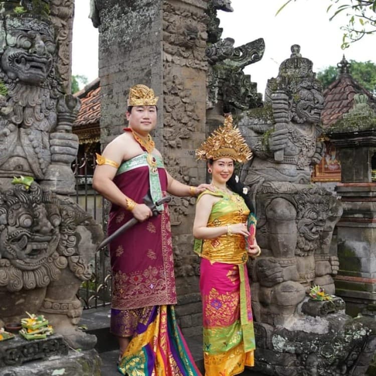 Ubud: Balinese Costume Photoshoot with Make Up | ®ExcursionMania - Image 3