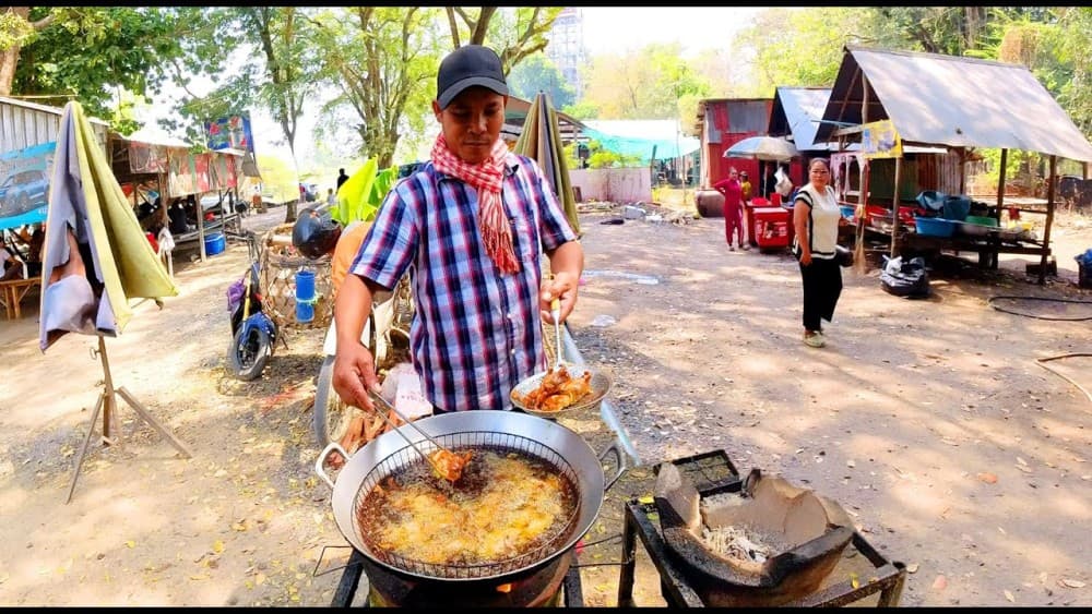 Phnom Penh: Morning Foodie & Market Tour by Vespa | ®ExcursionMania - Image 7