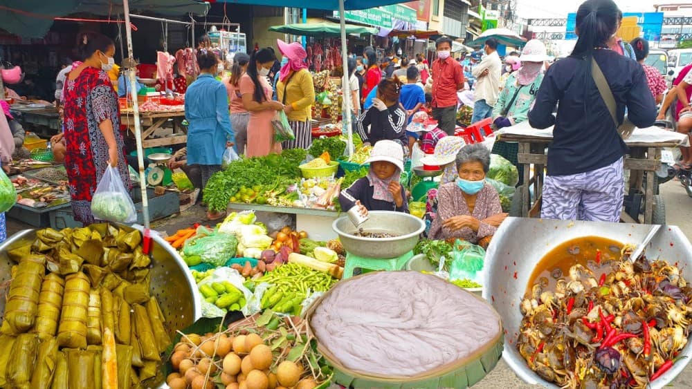 Phnom Penh: Morning Foodie & Market Tour by Vespa | ®ExcursionMania - Image 8