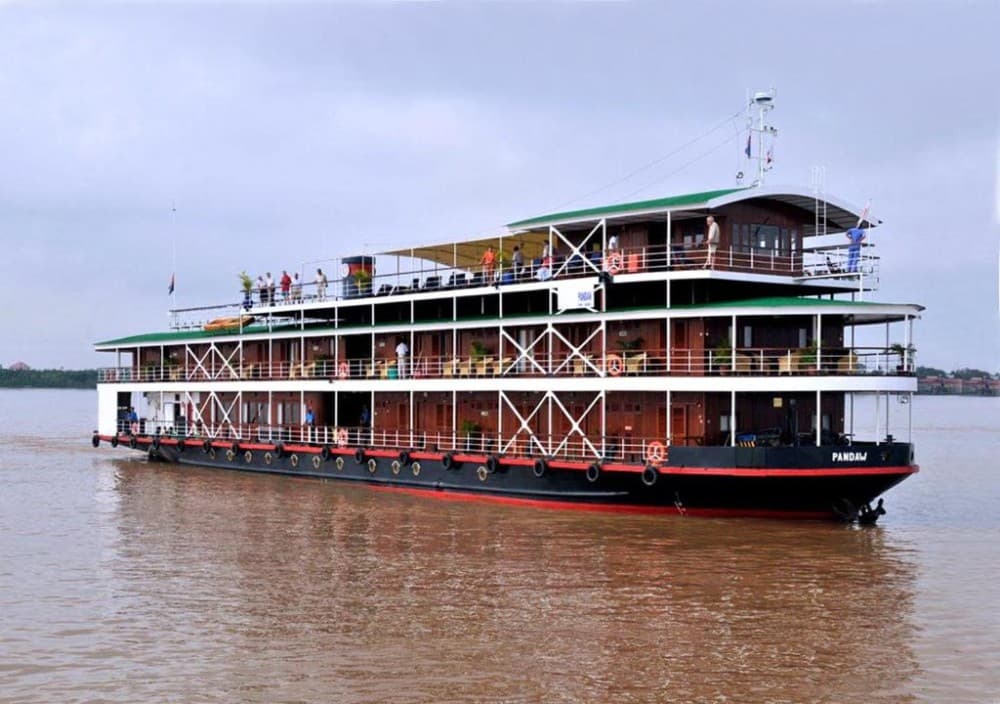 Phnom Penh Vespa City Tour  River Cruise with drinks | ®ExcursionMania - Image 4