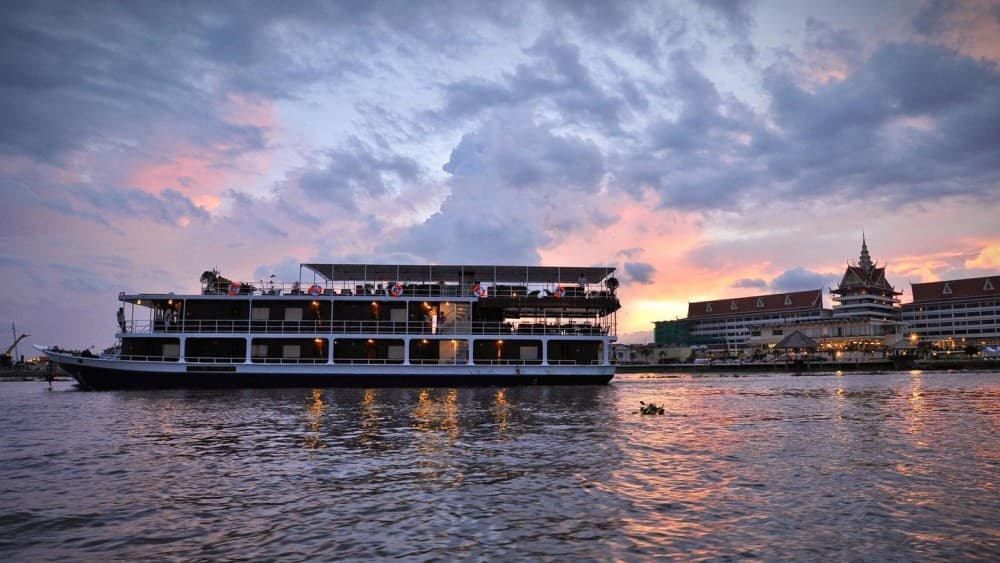 Phnom Penh Vespa City Tour  River Cruise with drinks | ®ExcursionMania - Image 6