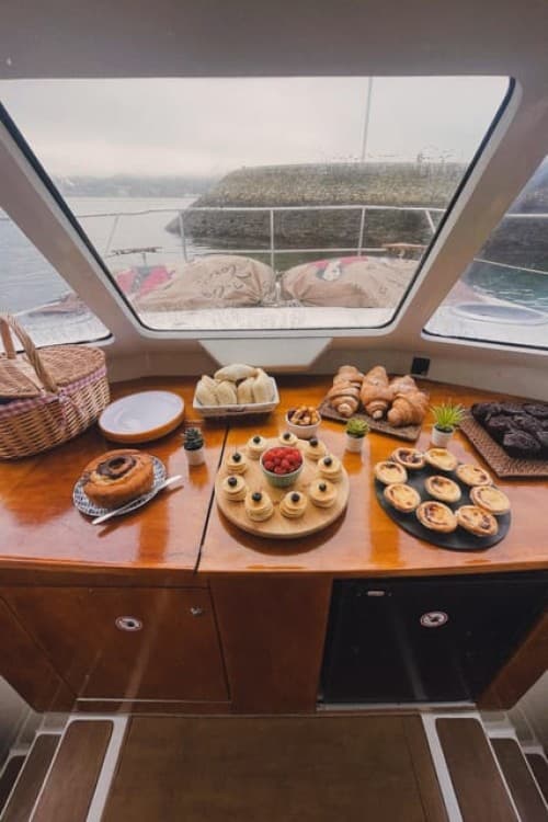 Lisbon: Brunch on Board a Beautifull Catamaran Private | ®ExcursionMania - Image 4