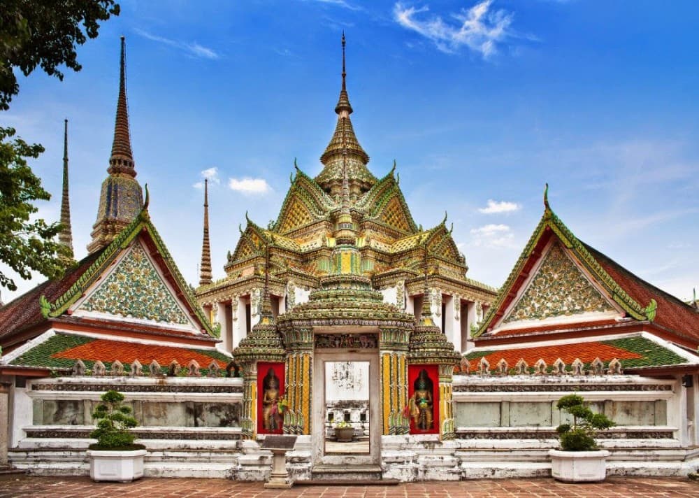 Walking tour Grand Palace, Emerald Buddha and Wat Pho | ®ExcursionMania - Image 4