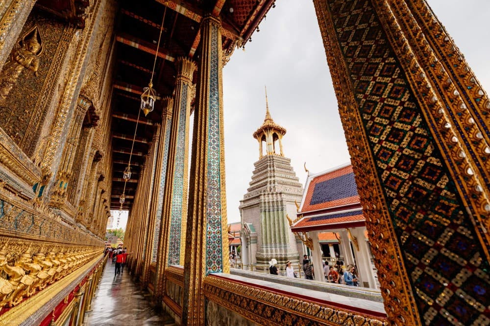 Walking tour Grand Palace, Emerald Buddha and Wat Pho | ®ExcursionMania - Image 9