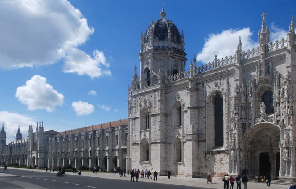 Lisbon: City Highlights Tour by Tuk Tuk | ®ExcursionMania - Image 12