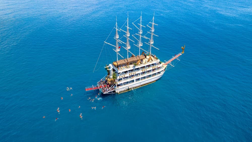 Alanya Harem Maldives Boat Tour with Alcoholic Beverages | ®ExcursionMania - Image 1