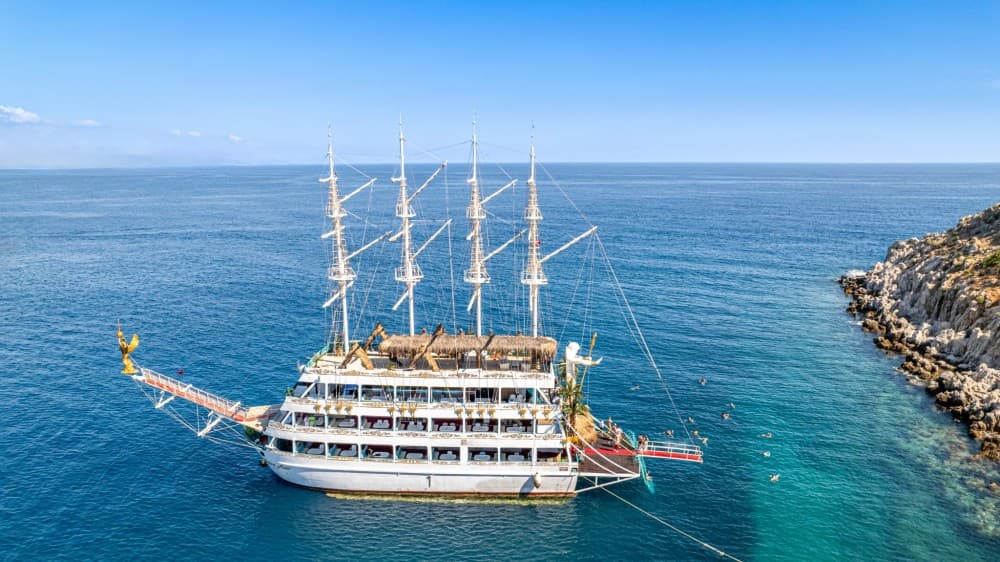 Alanya Harem Maldives Boat Tour with Alcoholic Beverages | ®ExcursionMania - Image 2