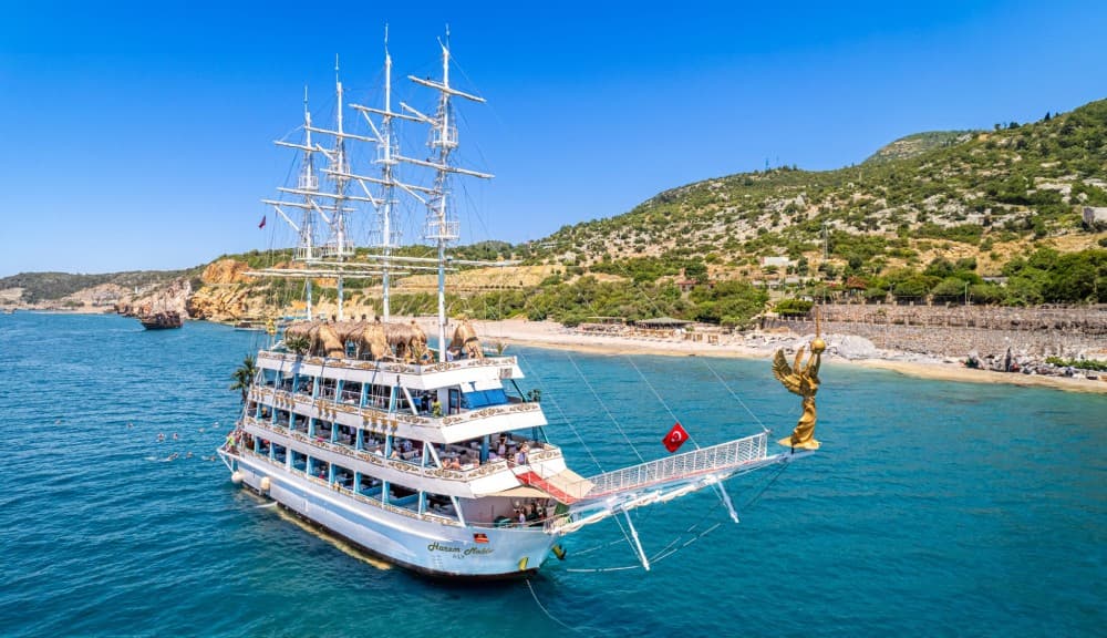 Alanya Harem Maldives Boat Tour with Alcoholic Beverages | ®ExcursionMania - Image 4