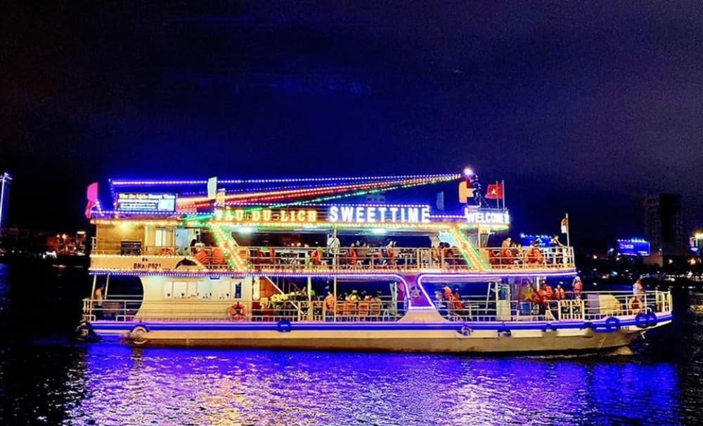 Da Nang: Han River Local Cruise by Night | ®ExcursionMania - Image 4