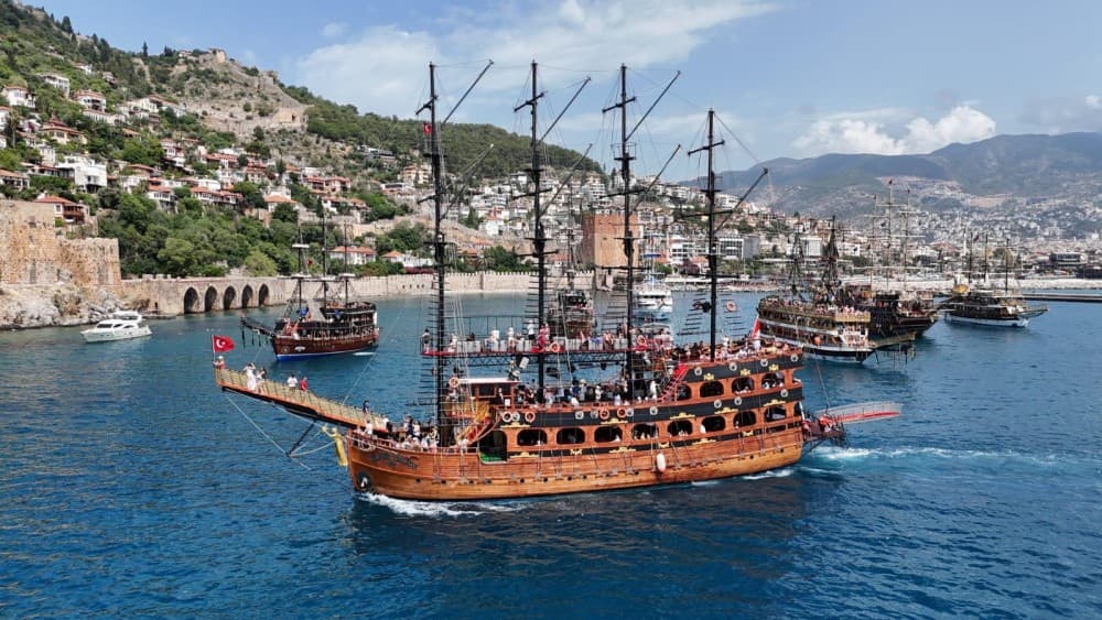 Alanya Pirate Boat Tour | ®ExcursionMania - Image 2