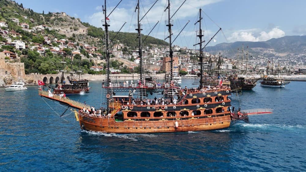 Alanya Pirate Boat Tour | ®ExcursionMania - Image 6