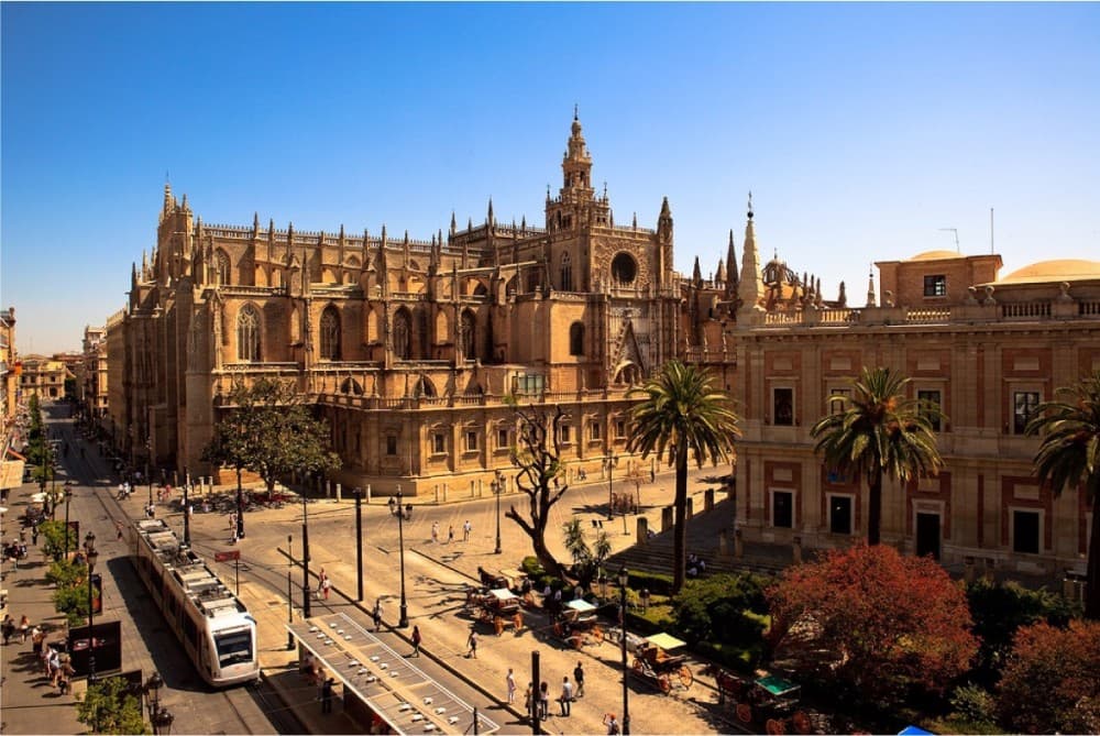Seville: Cathedral and Giralda Tower Guided Tour and Tickets | ®ExcursionMania - Image 4