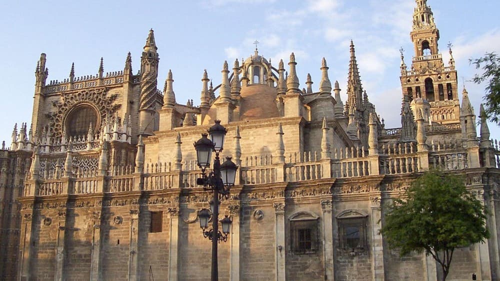 Seville: Cathedral and Giralda Tower Guided Tour and Tickets | ®ExcursionMania - Image 5