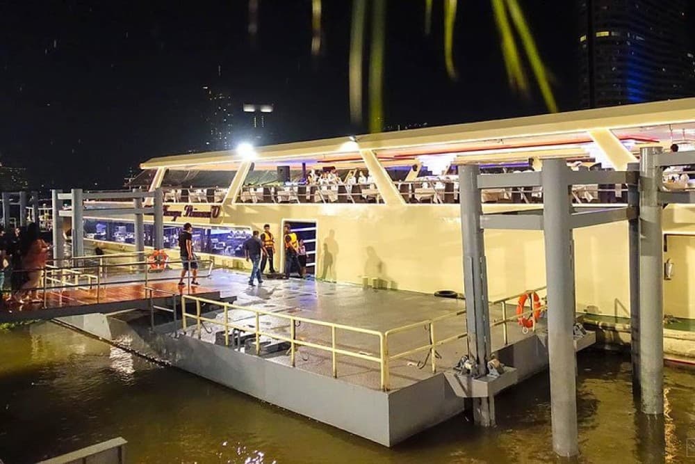 New Year Party : Chao Phraya Princess Dinner Cruise at Bangkok Admissi | ®ExcursionMania - Image 2