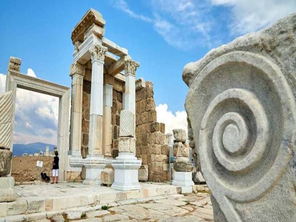 Laodicea Kaklik Cave & Honaz Tour from Pamukkale | ®ExcursionMania - Image 3