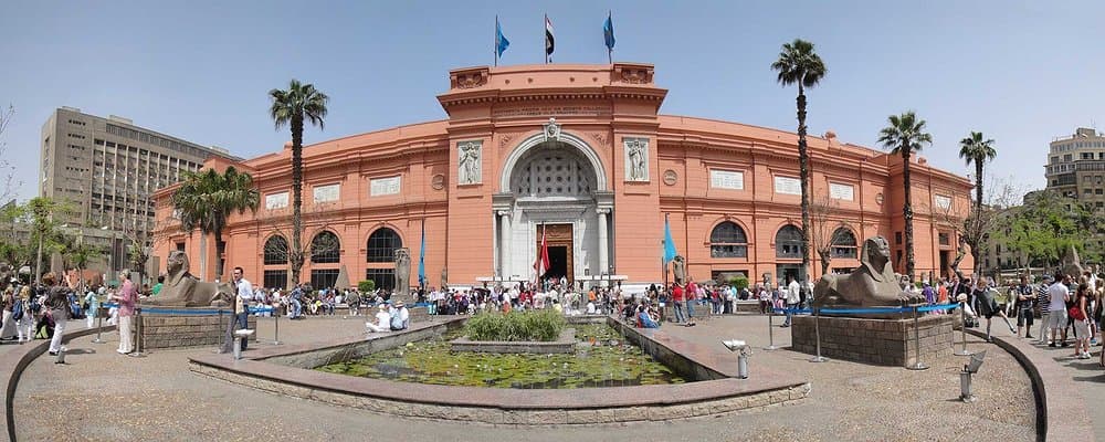 Cairo Day Tour: Cairo: Pyramids and Museum on Private Tour | ®ExcursionMania - Image 1