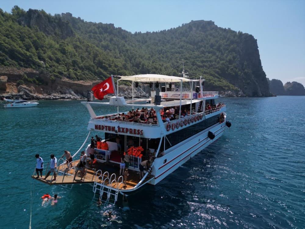 Alanya Comfort Boat Tour with Swim Stops | ®ExcursionMania - Image 7