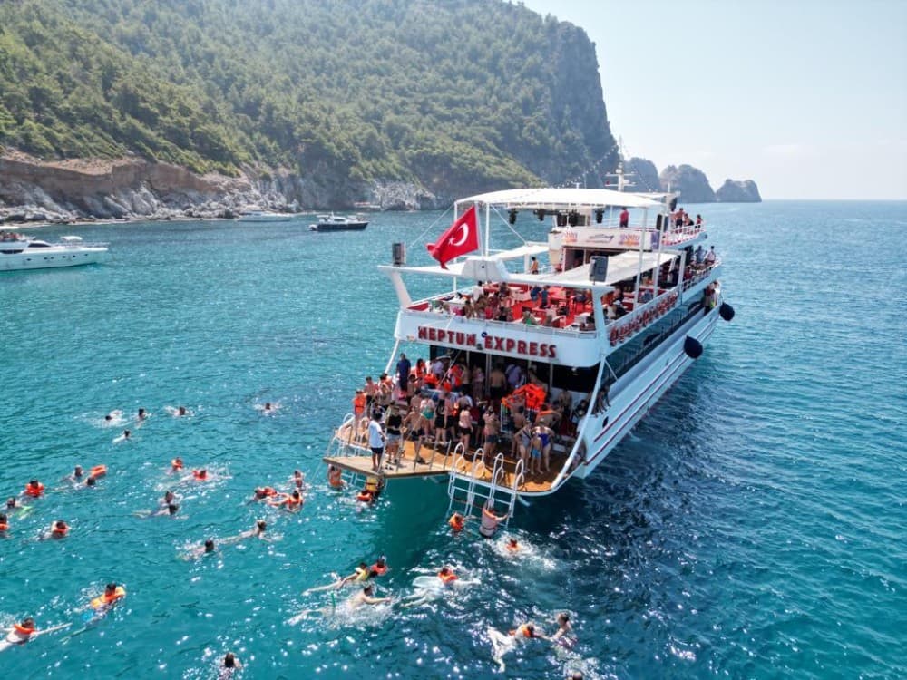 Alanya Comfort Boat Tour with Swim Stops | ®ExcursionMania - Image 10