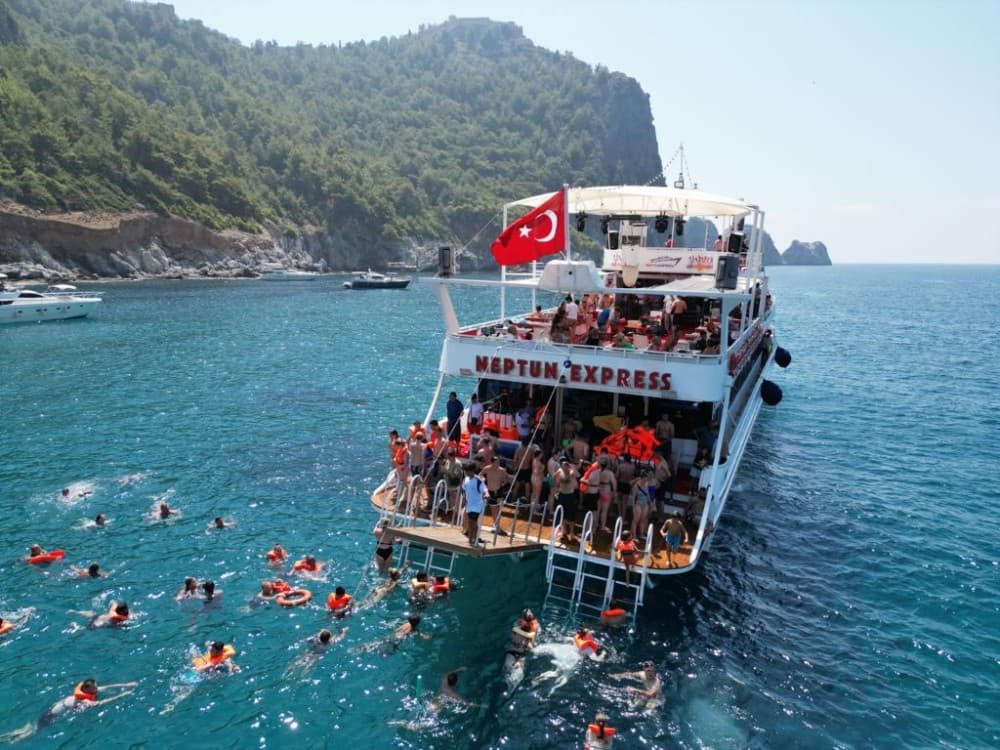 Alanya Comfort Boat Tour with Swim Stops | ®ExcursionMania - Image 11