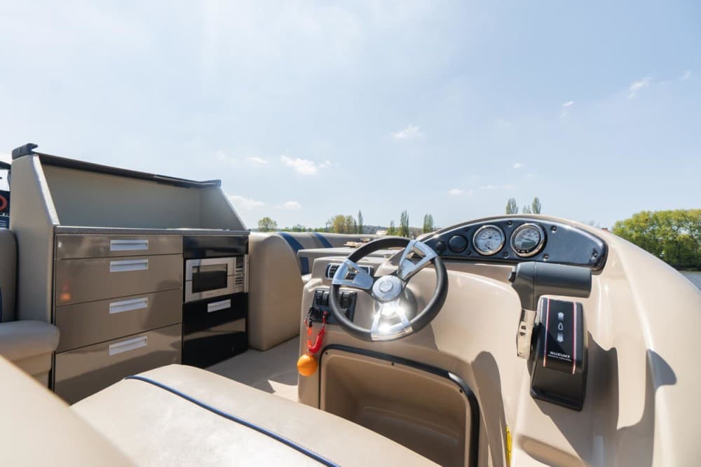 VIP Prague YachtBoat PONTOON Experience: All-You-Can-Drink | ®ExcursionMania - Image 3