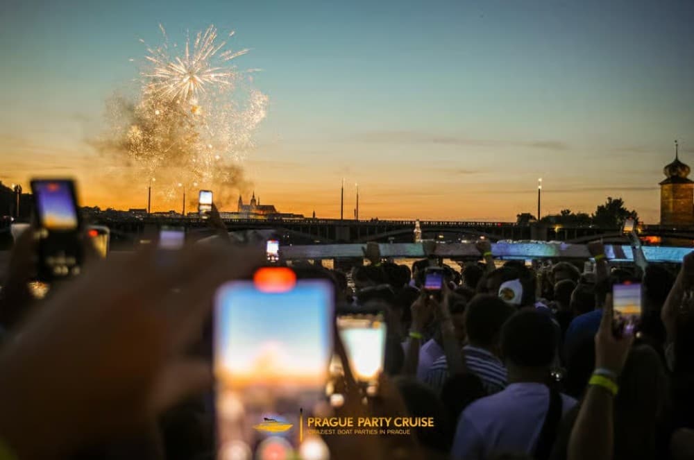 Prague : Boat Party with Afterparty at EPIC | ®ExcursionMania - Image 1