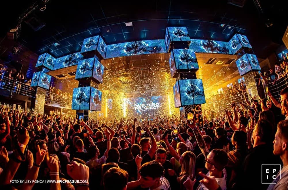 Prague : Boat Party with Afterparty at EPIC | ®ExcursionMania - Image 5