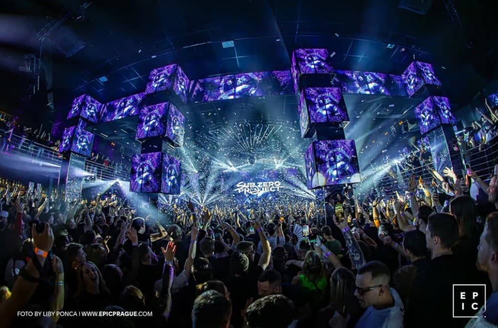 Prague : Boat Party with Afterparty at EPIC | ®ExcursionMania - Image 6