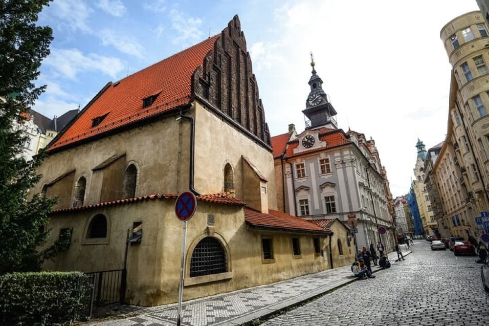 Time Travel Experience: Prague in 1593 Tour & Virtual Reality Tour | ®ExcursionMania - Image 3