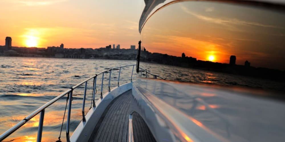Istanbul: Bosphorus and Golden Horn Sunset Yacht Cruise | ®ExcursionMania - Image 3