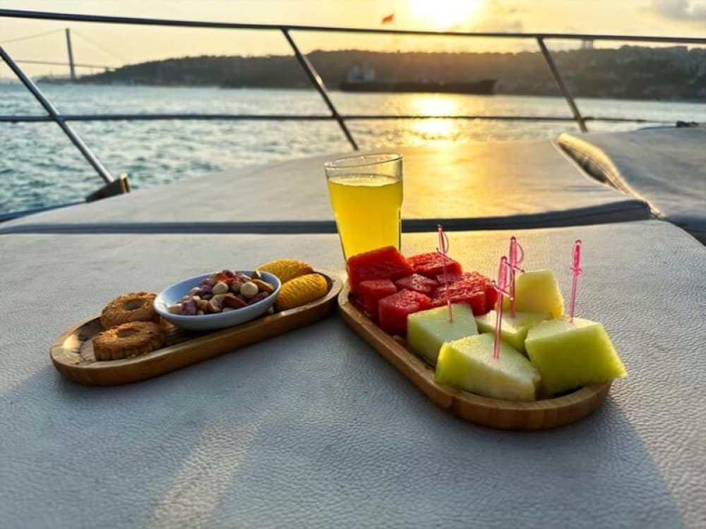 Istanbul: Bosphorus and Golden Horn Sunset Yacht Cruise | ®ExcursionMania - Image 4