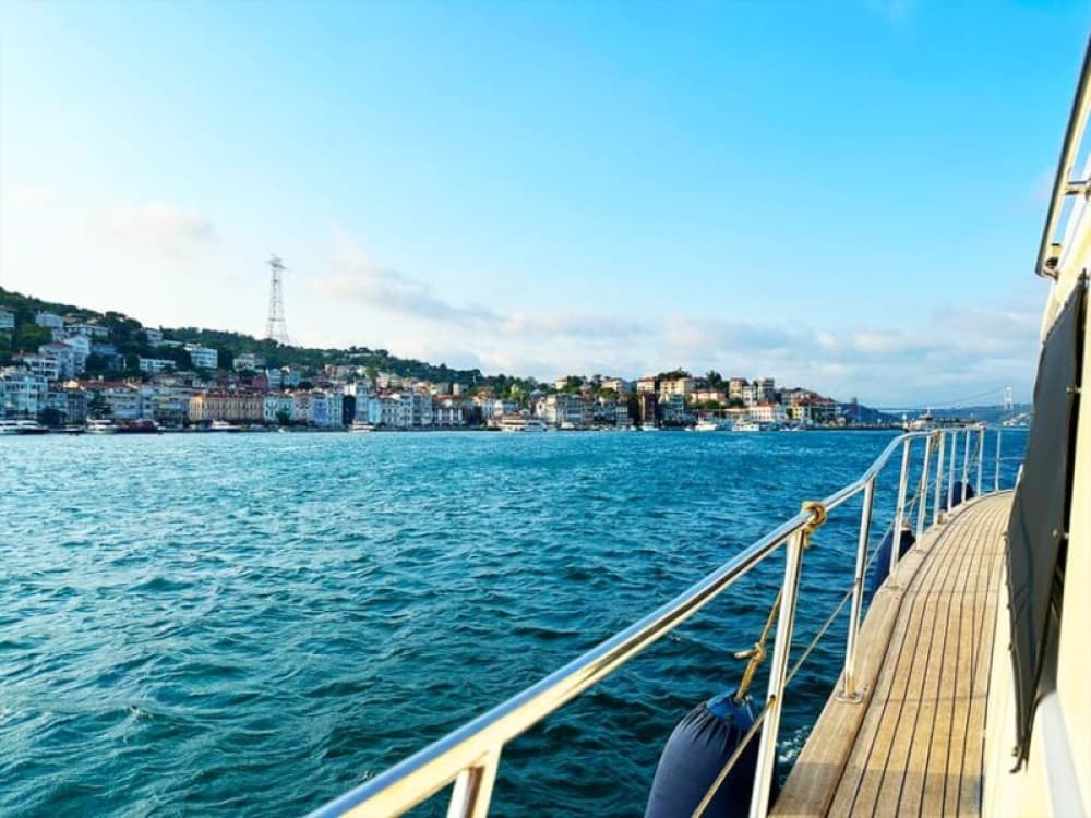 Istanbul: Bosphorus and Golden Horn Sunset Yacht Cruise | ®ExcursionMania - Image 5