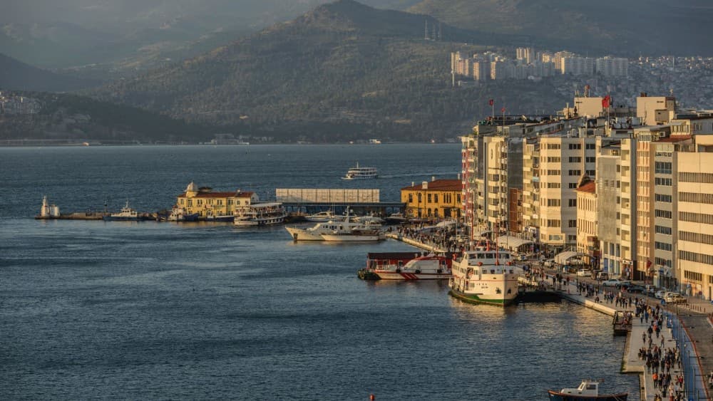 Izmir Walking Tour with a Local | ®ExcursionMania - Image 3