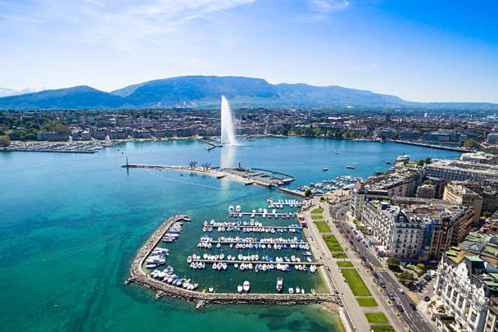 Geneva Walking Tour with a Local | ®ExcursionMania - Image 2