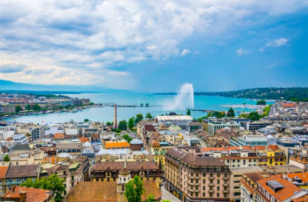 Geneva Walking Tour with a Local | ®ExcursionMania - Image 4