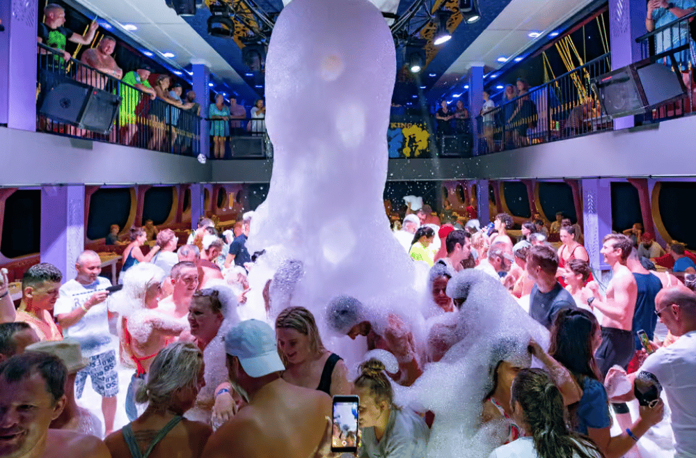 Side Sunset Boat Tour with Dinner, Drinks, and Entertainment | ®ExcursionMania - Image 8