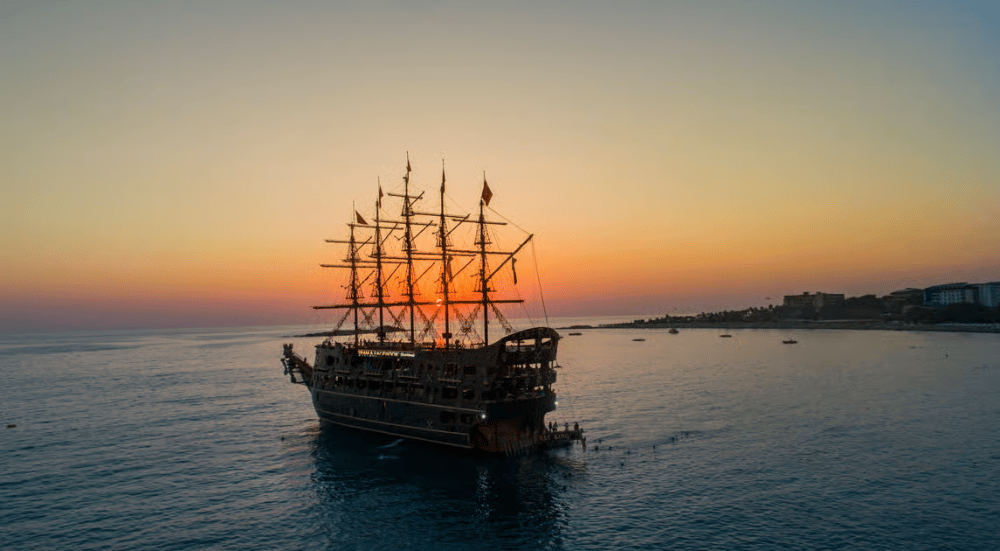 Side Sunset Boat Tour with Dinner, Drinks, and Entertainment | ®ExcursionMania - Image 9