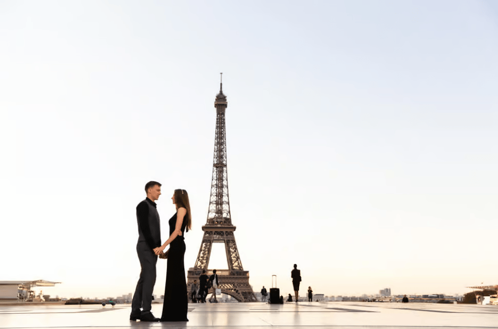 Paris: Eiffel Tower Photo Shoot | ®ExcursionMania - Image 8