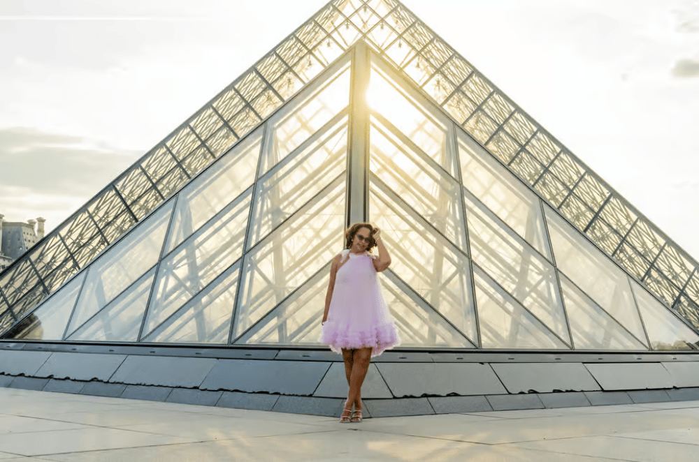 Paris: Louvre Photo Shoot | ®ExcursionMania - Image 3