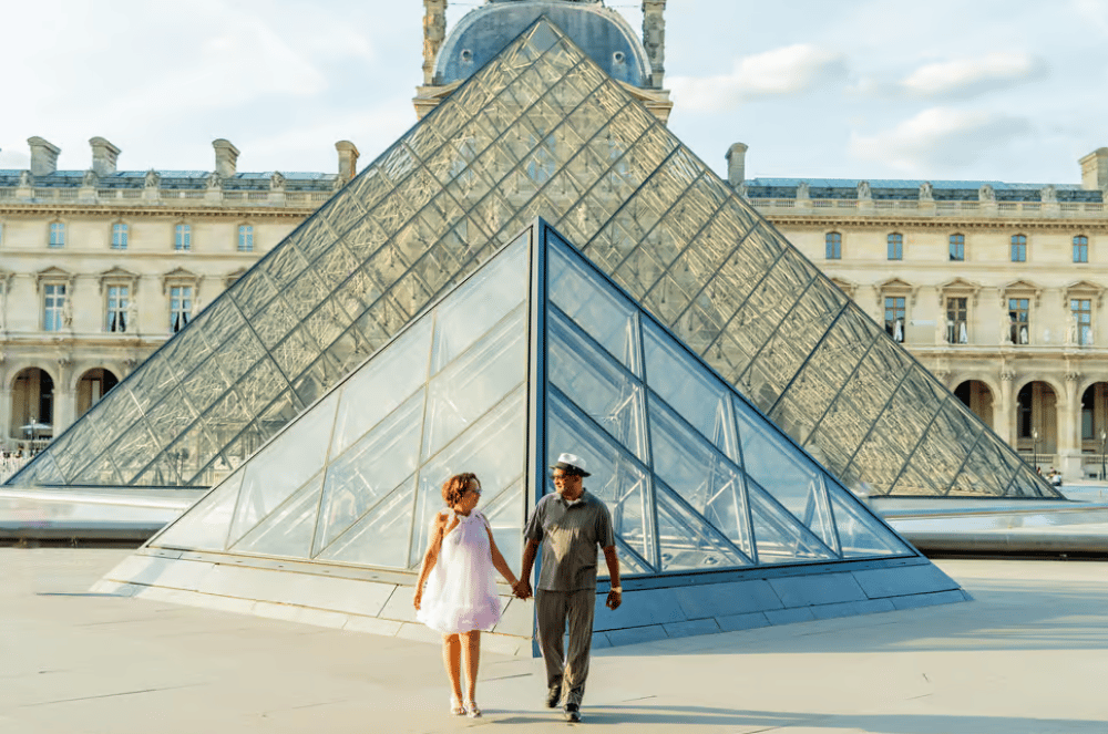 Paris: Louvre Photo Shoot | ®ExcursionMania - Image 6