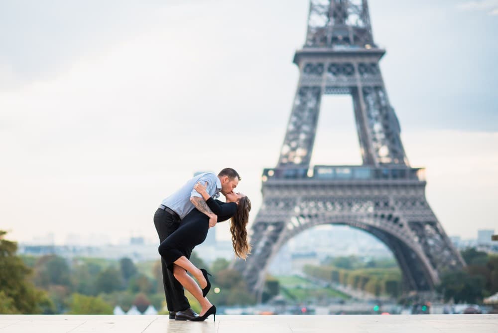 Paris: Romantic Couple Photoshoot with flower bouquet | ®ExcursionMania - Image 4